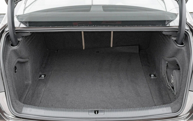 Audi A4 cena 114850 przebieg: 82336, rok produkcji 2019 z Wielichowo małe 742
